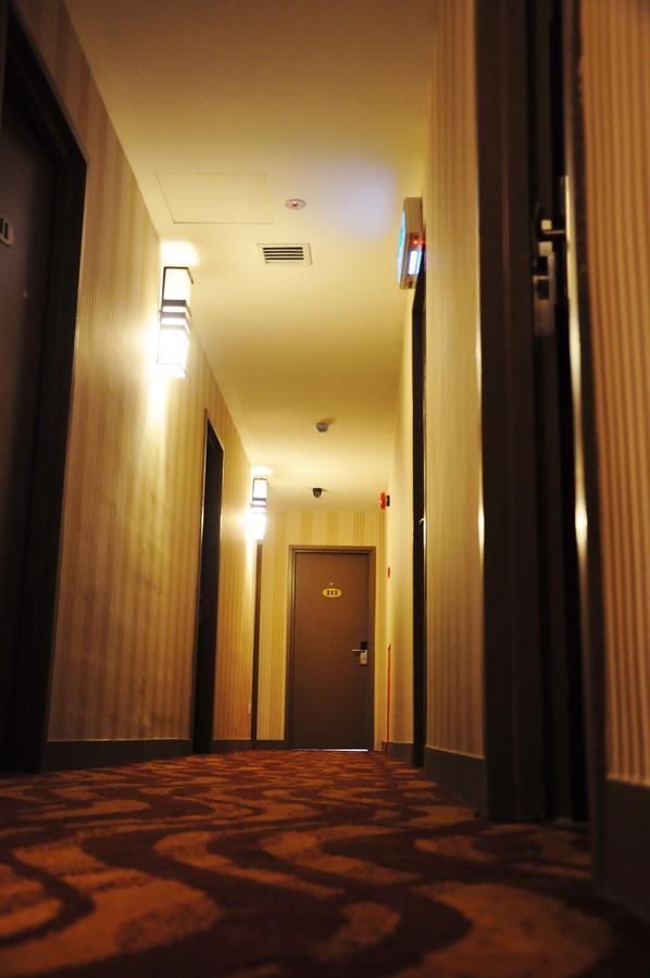 Hotel Zamburger Victory City Johor Bahru Luaran gambar